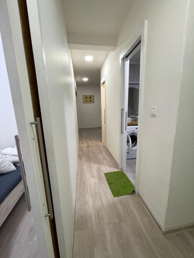 Red&Black Apartment City Centr, Na Hradbach 118 Ostrava Extérieur photo