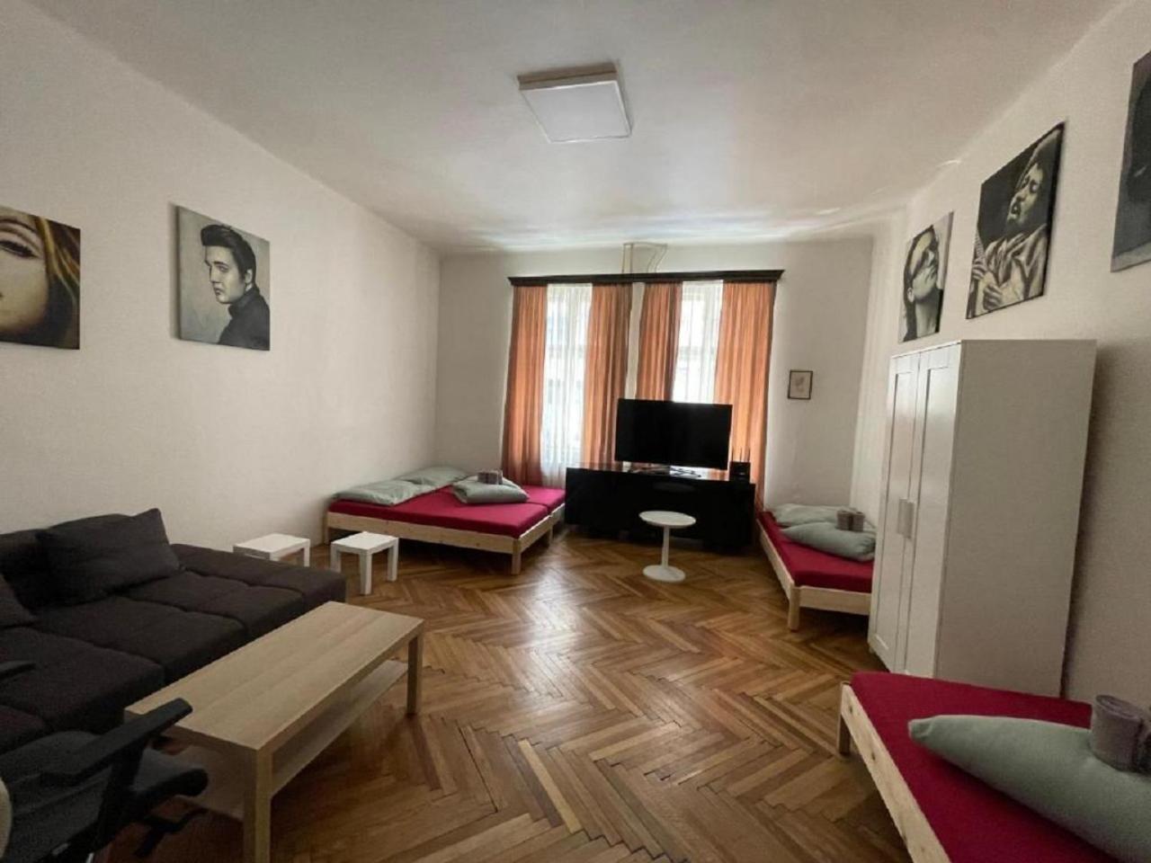 Red&Black Apartment City Centr, Na Hradbach 118 Ostrava Extérieur photo